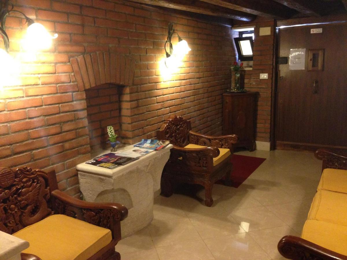 Отель Casa Del Pozzo Венеция Экстерьер фото