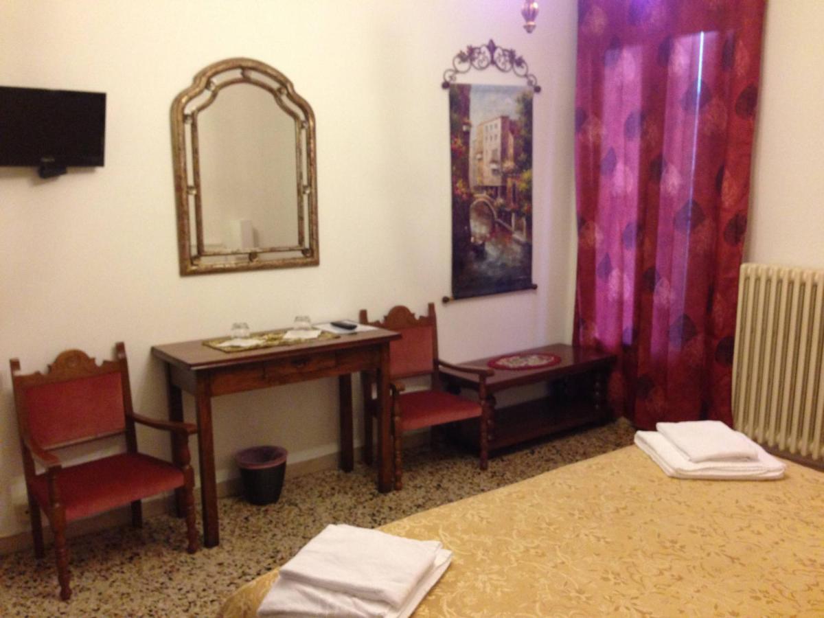 Отель Casa Del Pozzo Венеция Экстерьер фото