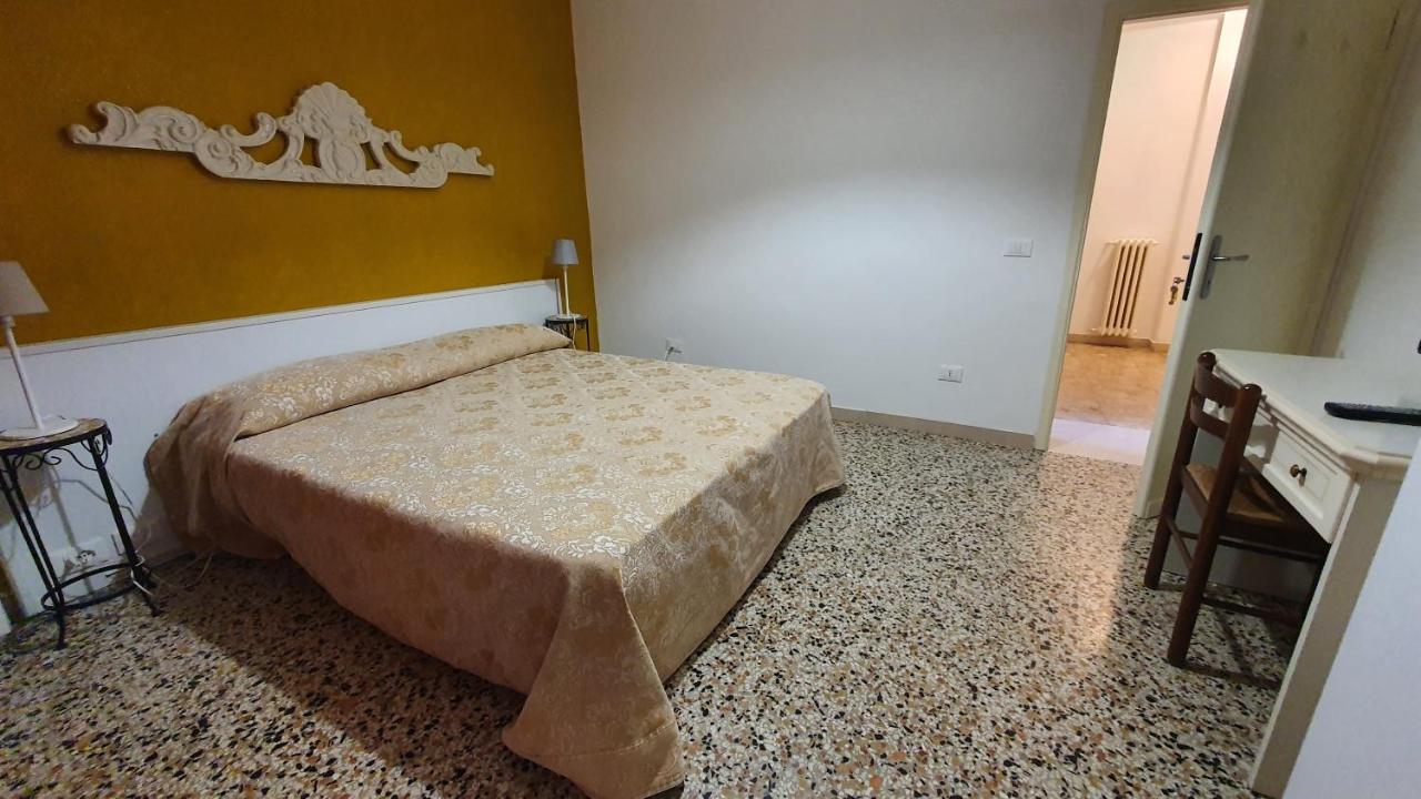 Отель Casa Del Pozzo Венеция Экстерьер фото